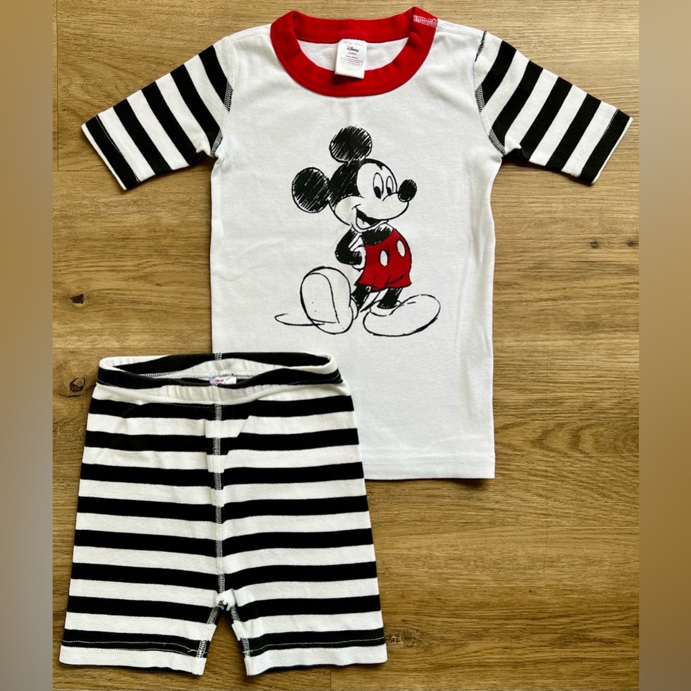 Hanna Andersson Disney Mickey Mouse Short Sleeve Tee & Shorts Pajamas Set, 6-7